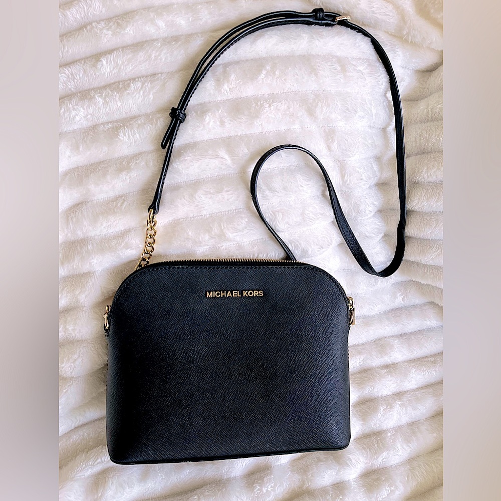 Micheal Kors Jet Set Small Leather Dome Crossbody Bag